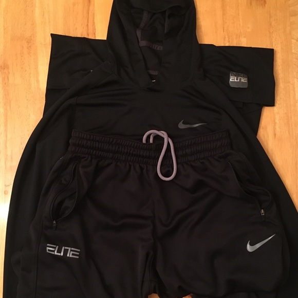 Nike Other - SOLD ❌❌❌❌ Nike Elite Sweatsuit